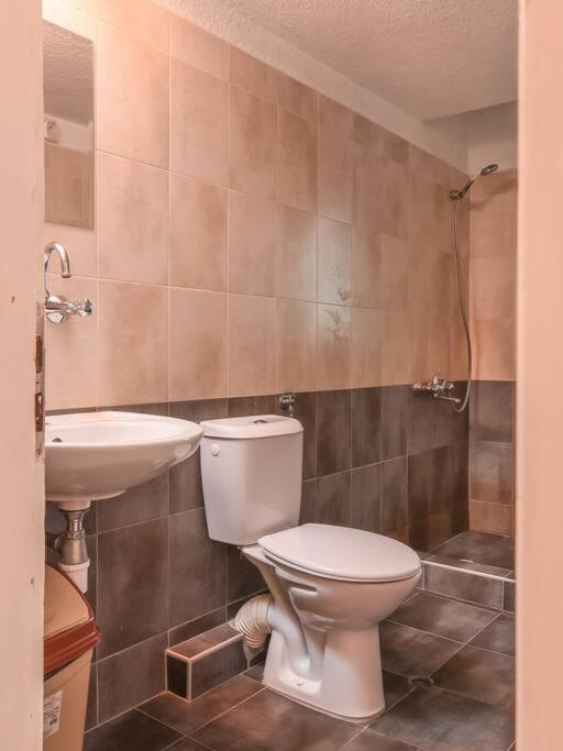 Spacious And Cozy 3 Bedroom Apartment In Downtown Sófia Exterior foto